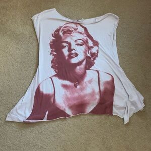 Marilyn Monroe tank top
